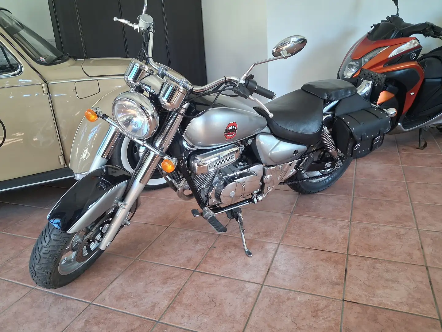 Hyosung Aquila 250 Grigio - 2