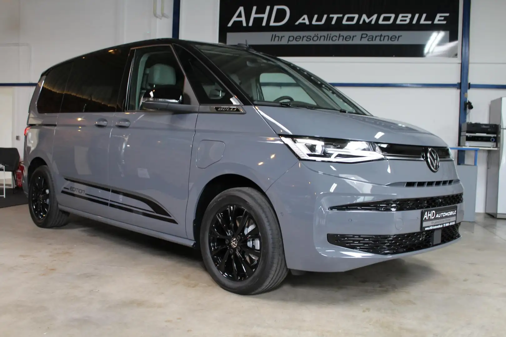 Volkswagen T7 Multivan T7 Multivan EDITION 1.5 eHybrid DSG 4M 245 PS Grau - 1