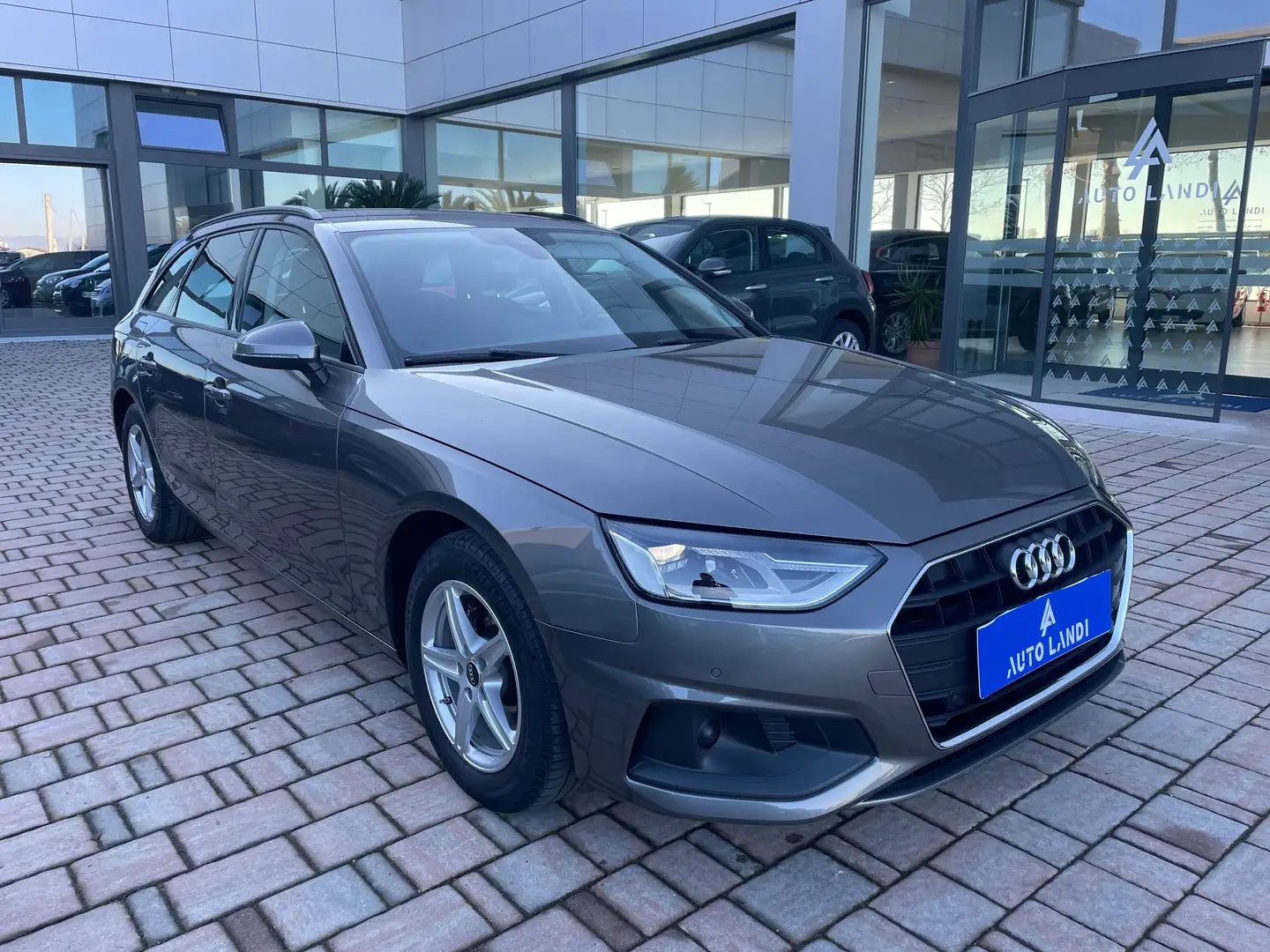 Audi A4 A4 Avant 35 2.0 tdi mhev Business 163cv s-tronic Grau - 2