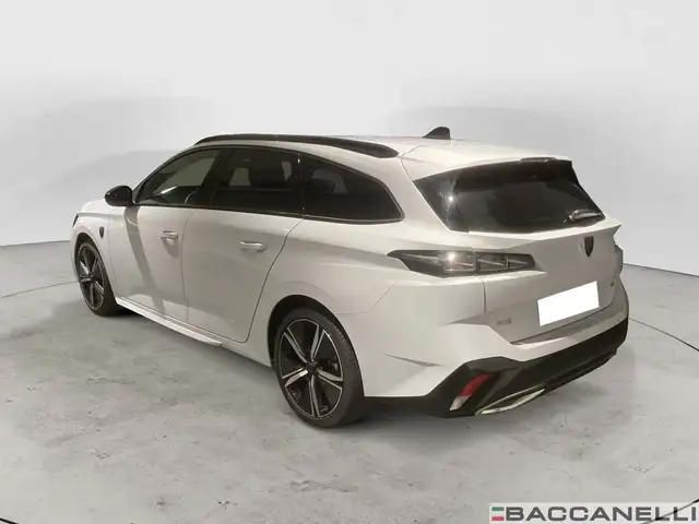 Peugeot 308 view 2