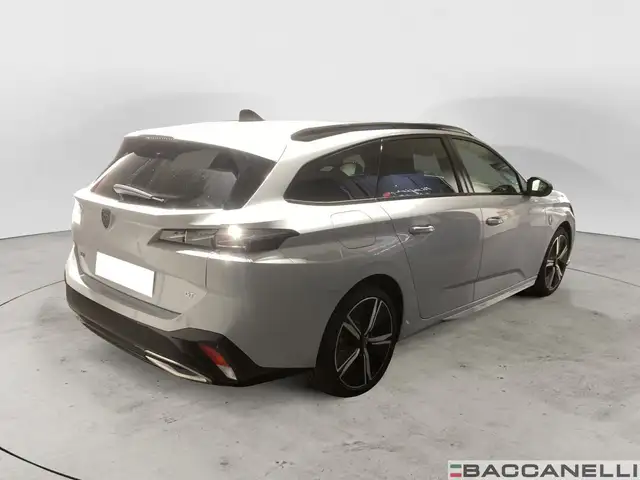 Peugeot 308 view 3