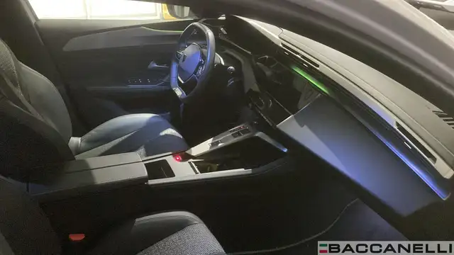 Peugeot 308 view 7