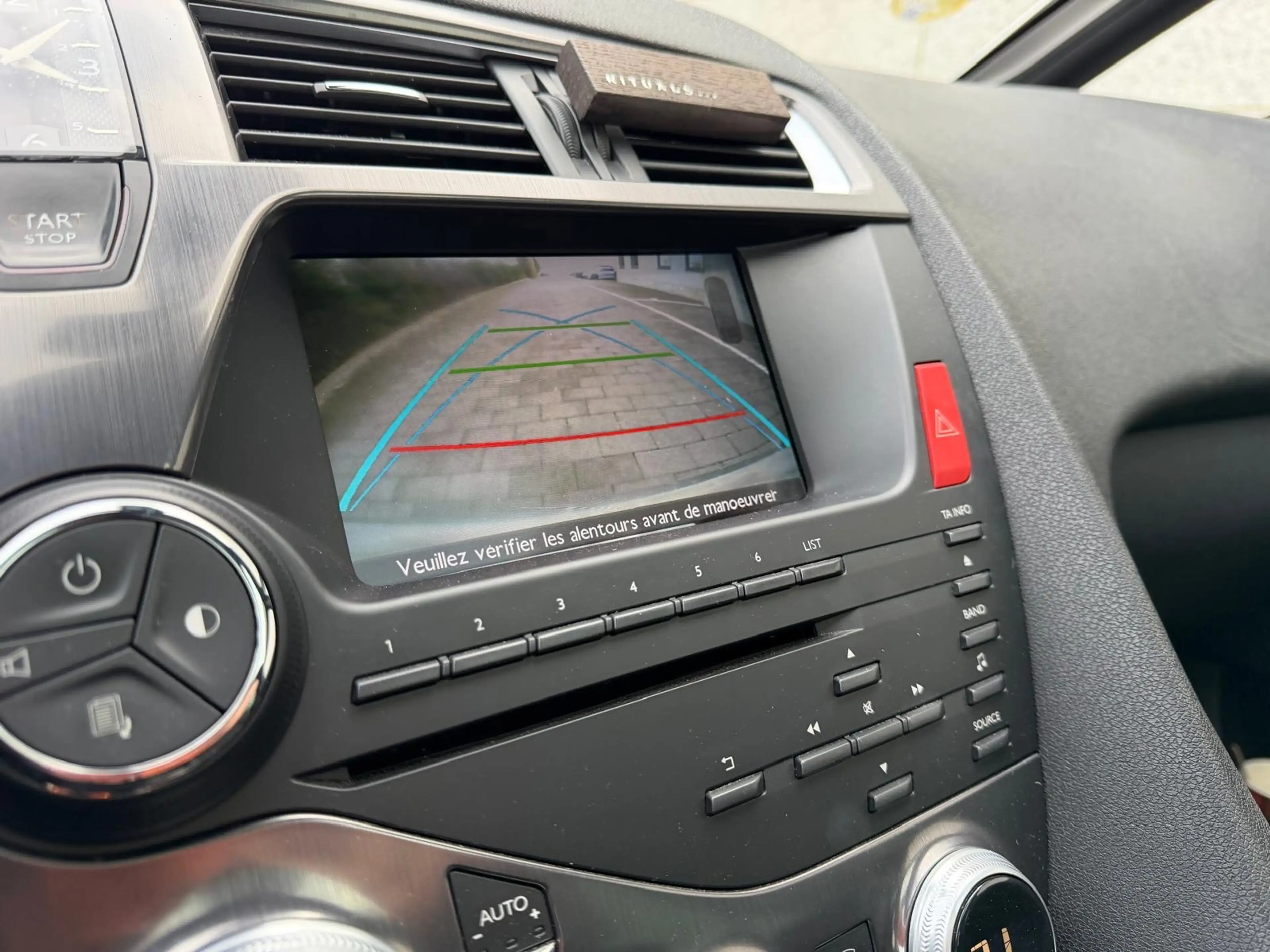Citroen DS5 DS5 2.0 HDi So Chic — photo 9