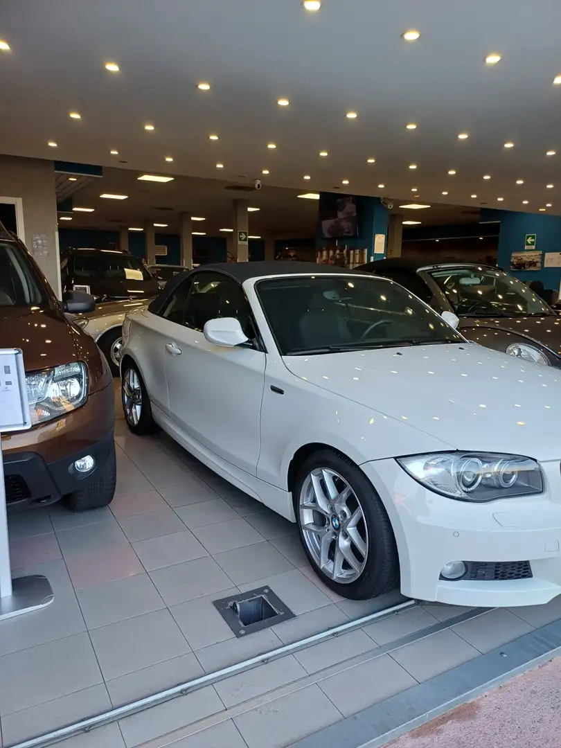 BMW 118 118i Cabrio Futura Msport Weiß - 2