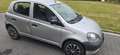Toyota Yaris 1.0 linea terra Silber - thumbnail 2