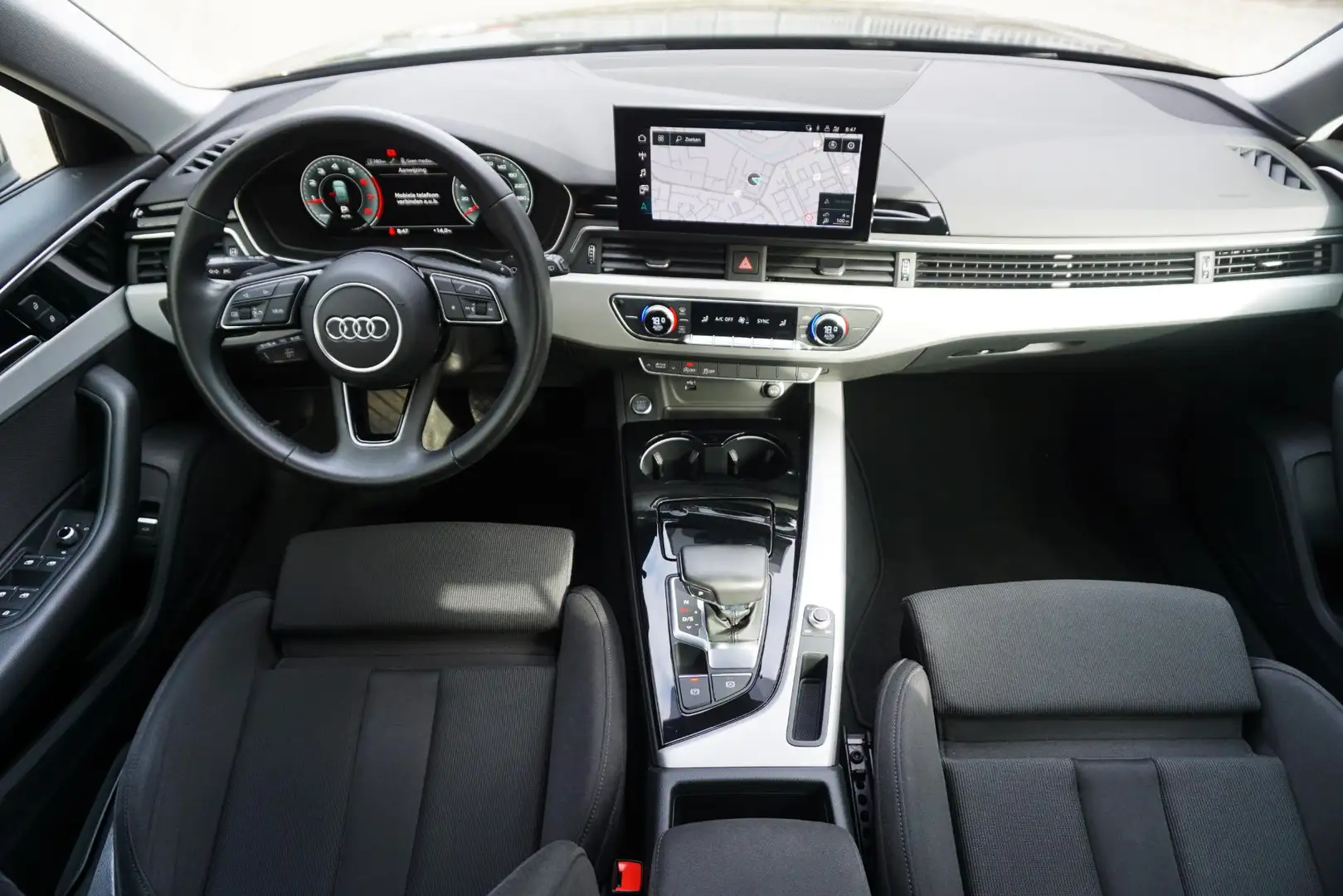 Audi A4 Avant 35 TFSI 150PK S-Tronic/Virtual Cockpit/Sport Zwart - 2