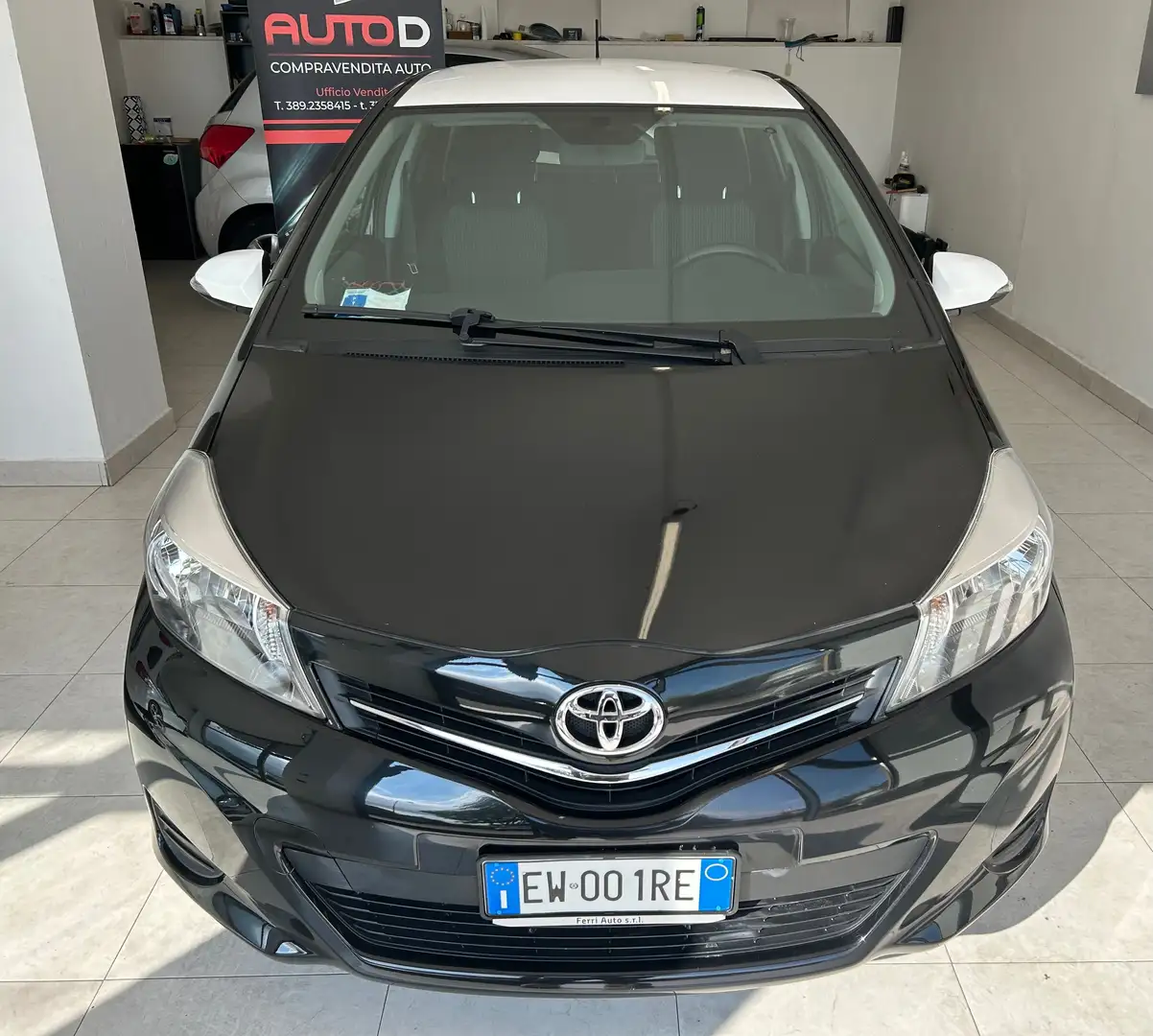 Toyota Yaris Yaris III 2011 5p 1.0 Lounge c/CL Nero - 2