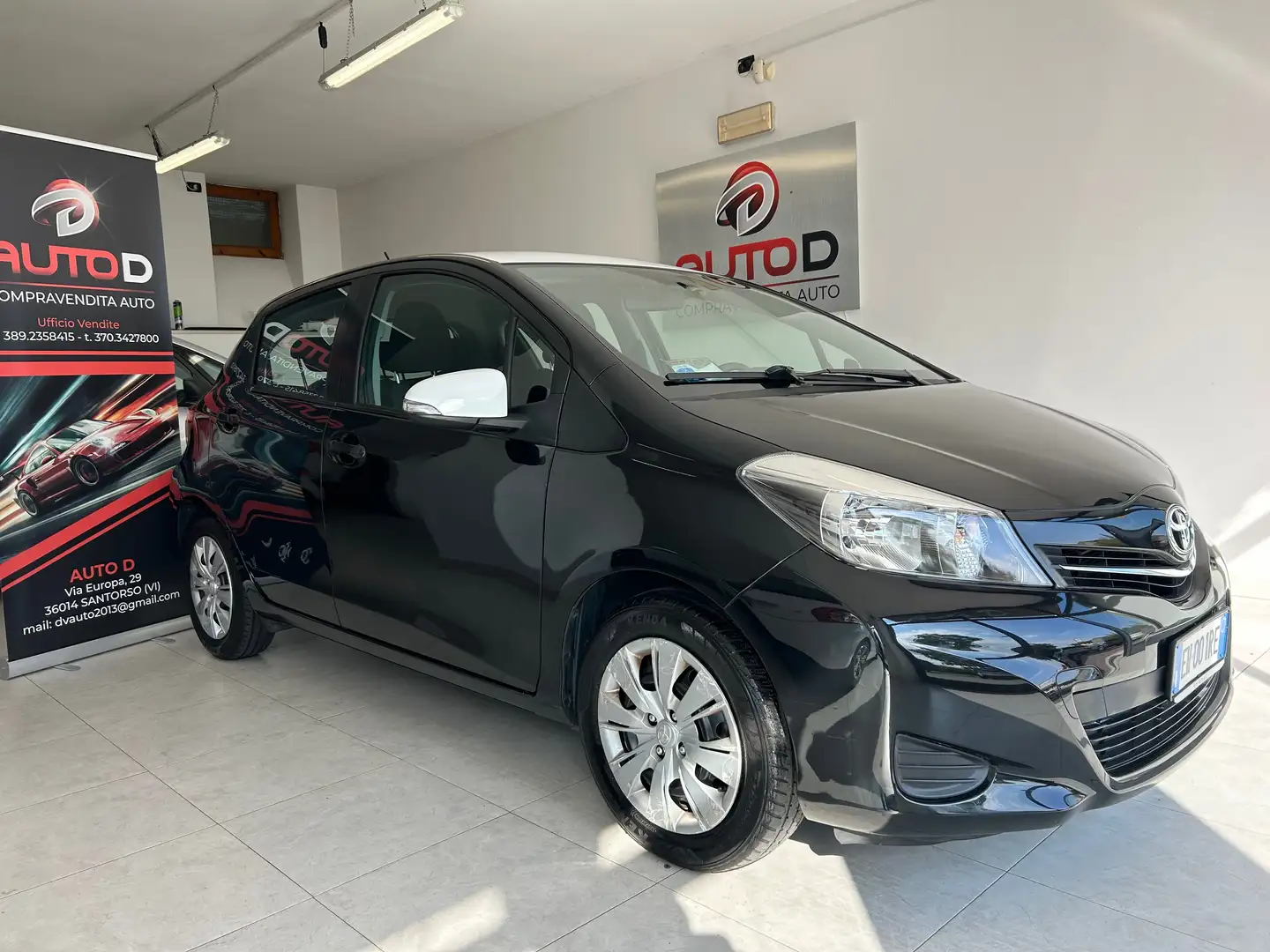 Toyota Yaris Yaris III 2011 5p 1.0 Lounge c/CL Nero - 1