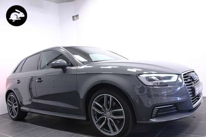 Audi A3 Sportback 40 e-tron 2x S-Line/Nano grey/18 inch/Le