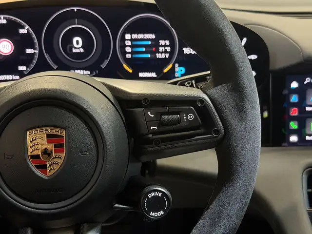 Porsche Taycan view 14