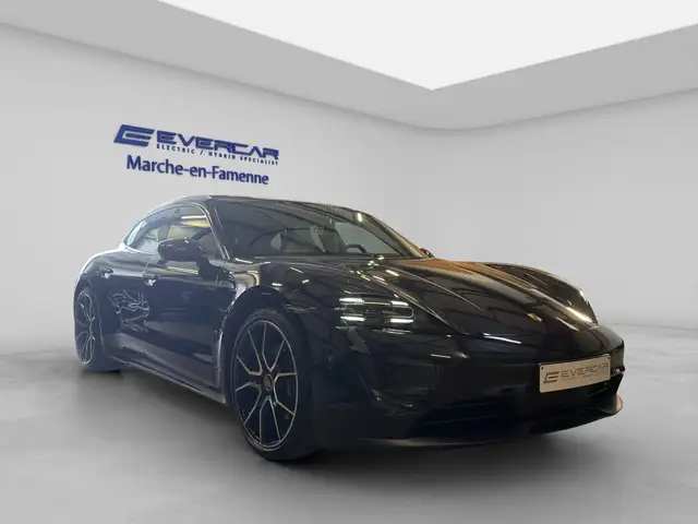 Porsche Taycan view 3