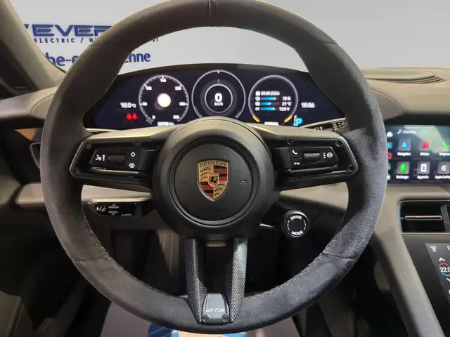Porsche Taycan view 13