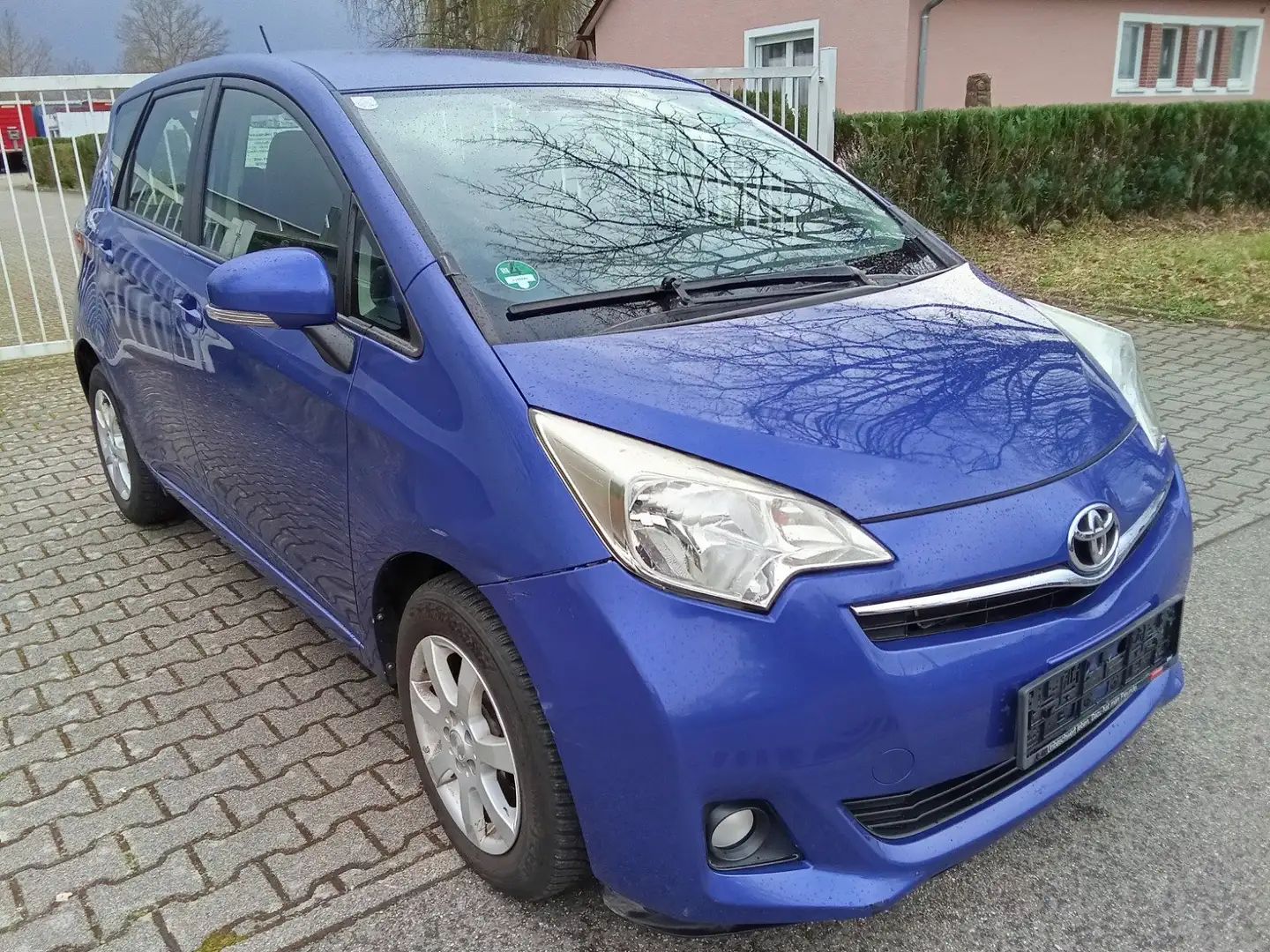 Toyota Verso-S Kék - 2
