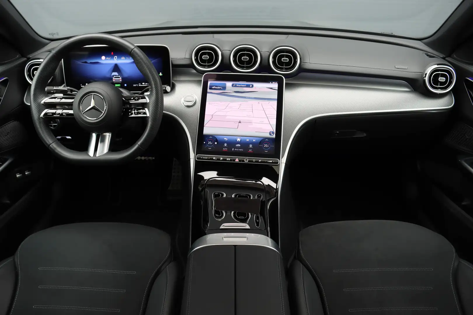 Mercedes-Benz C 300 e 4MATIC AMG Line Aut9 | Panoramadak | Distronic+ Zwart - 2