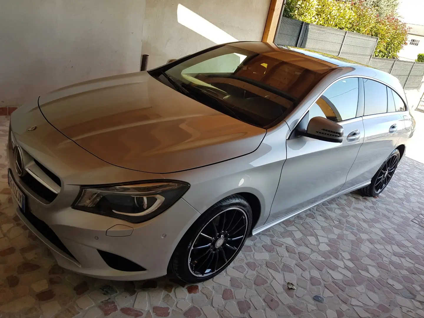 Mercedes-Benz CLA 200 Shooting Brake d (cdi) Sport auto - 2