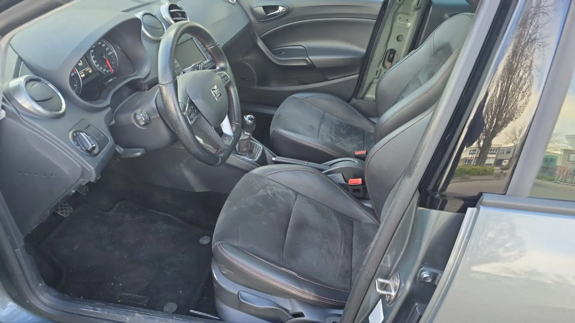 Oldtimer Seat ibza 1.0 TSI FR Sport Gris - 2