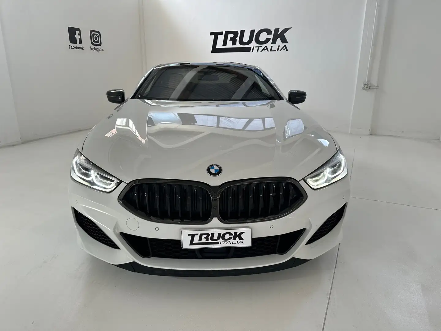 BMW 850 M 850i Coupe xdrive Individual Composition auto bijela - 2