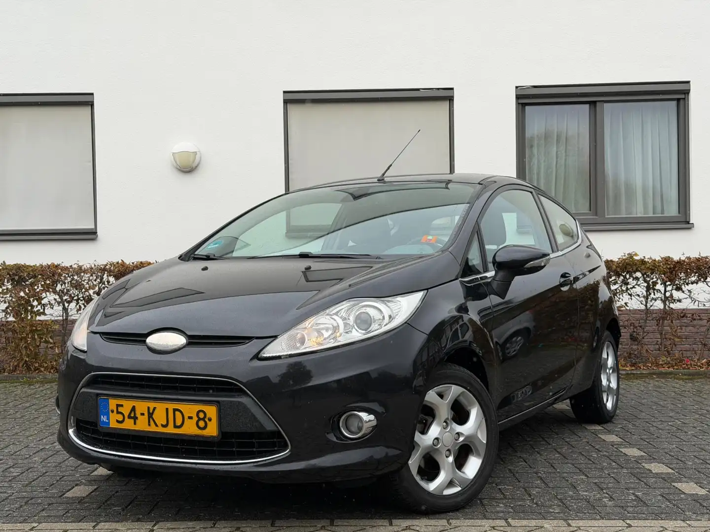 Ford Fiesta 1.25 Titanium NAP APK AIRCO XENON Zwart - 2