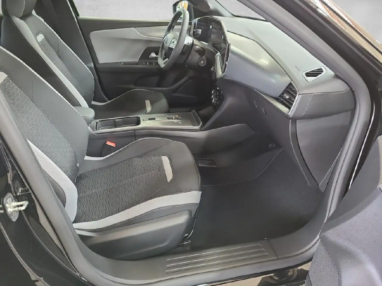 Opel Mokka Edition 1.2 100KW/136PS AT6 +SHZ+LKHZ+ 10