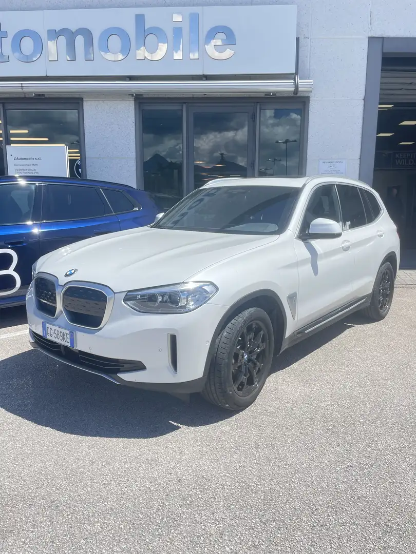 BMW iX3 Impressive Bílá - 1