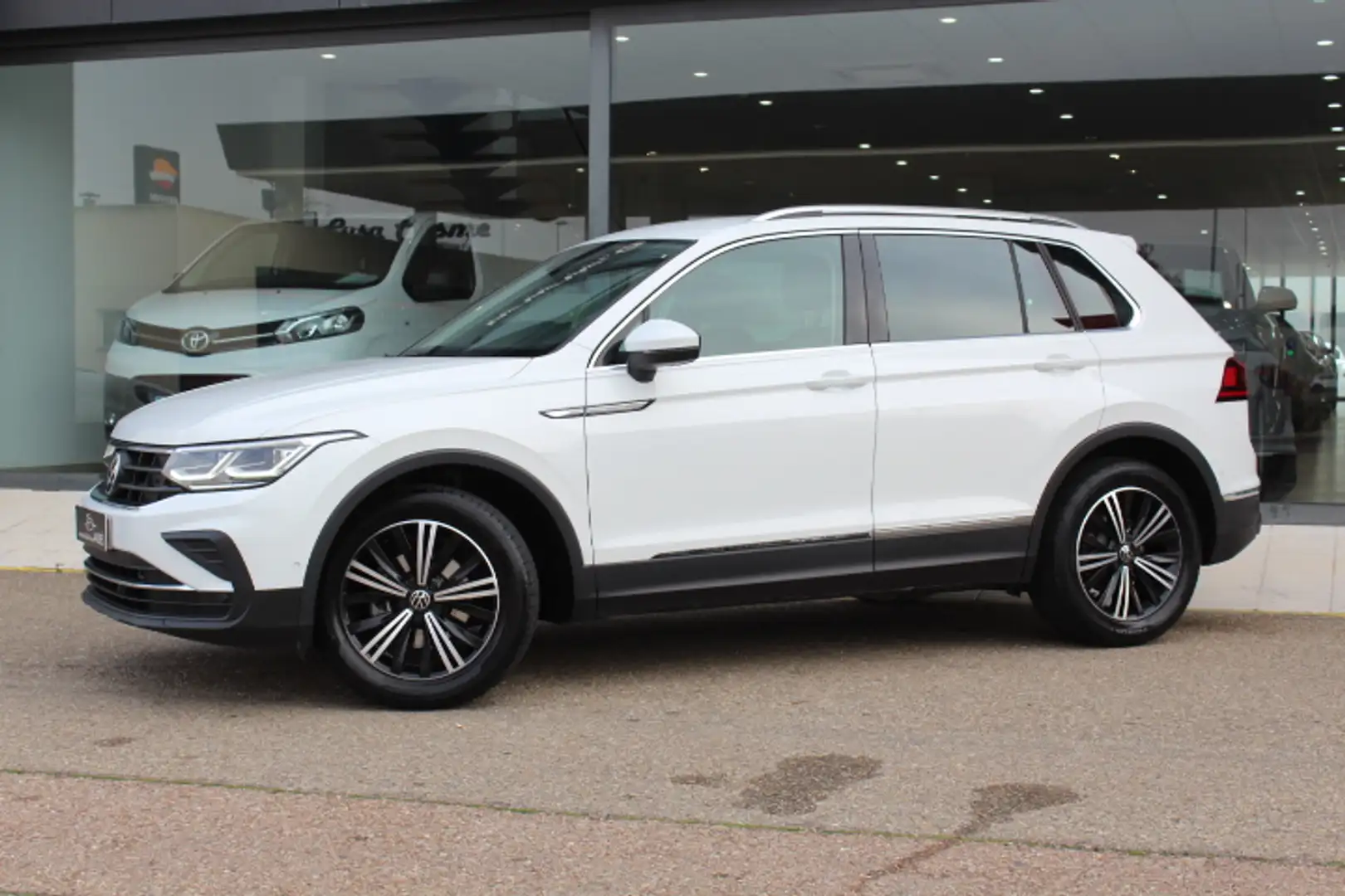 Volkswagen Tiguan 2.0TDI Life DSG 110kW Blanco - 2