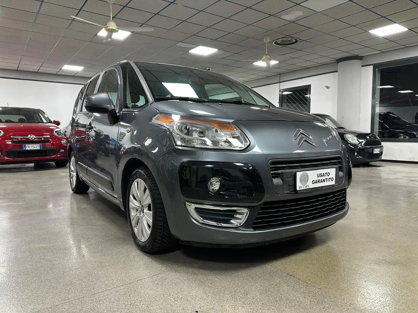 Citroen C3 C3 Picasso Picasso 1.4 vti 16v Exclusive Style Grijs - 1