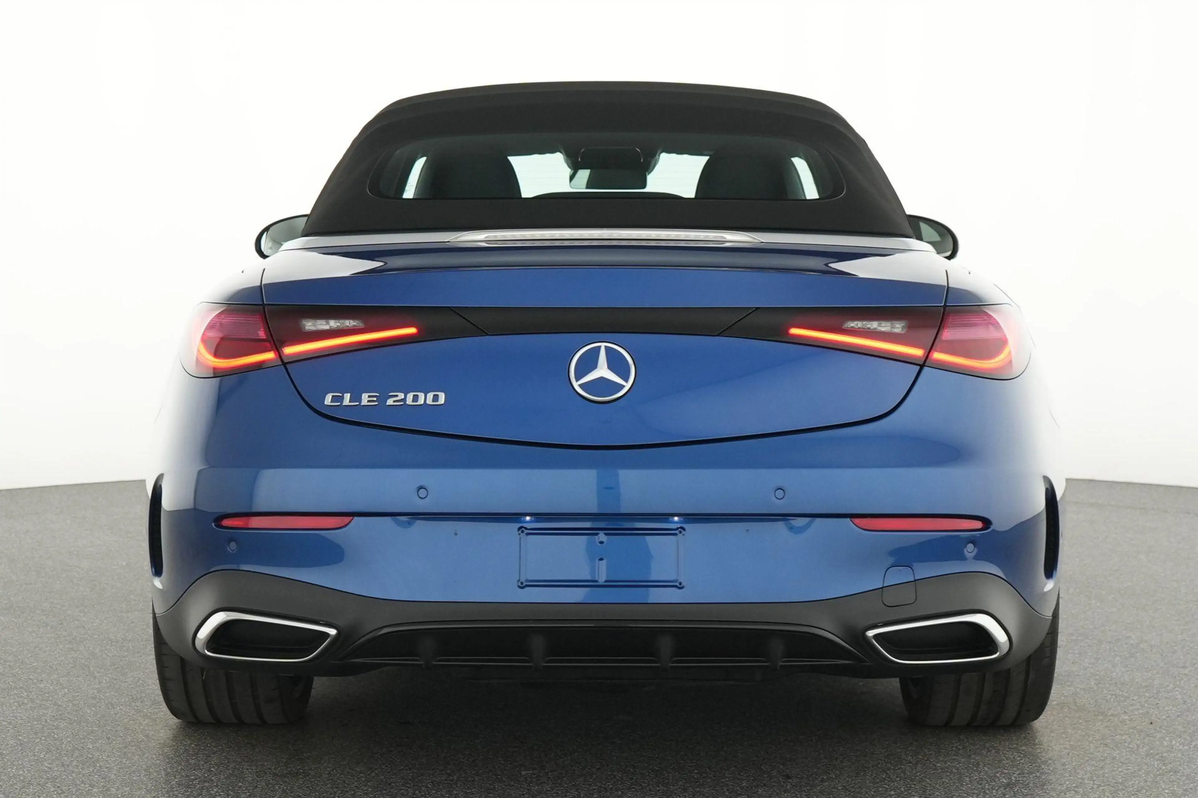 Mercedes-Benz CLE 200 Cabriolet AMG Line — photo 7