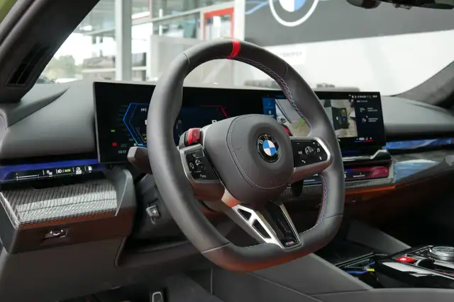 BMW M5 (verkauft) *Ultimate Package/Pano/AHK/B&W Sound/Keramik Bremse* Ansicht 13