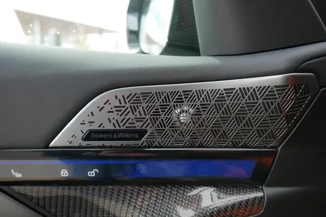 BMW M5 (verkauft) *Ultimate Package/Pano/AHK/B&W Sound/Keramik Bremse* Ansicht 12