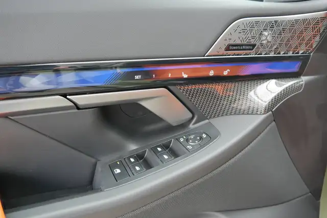 BMW M5 (verkauft) *Ultimate Package/Pano/AHK/B&W Sound/Keramik Bremse* Ansicht 11