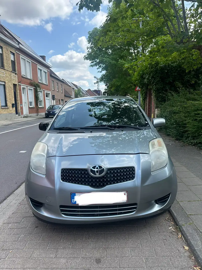 Toyota Yaris 1.0 Multi-Mode Zilver - 1