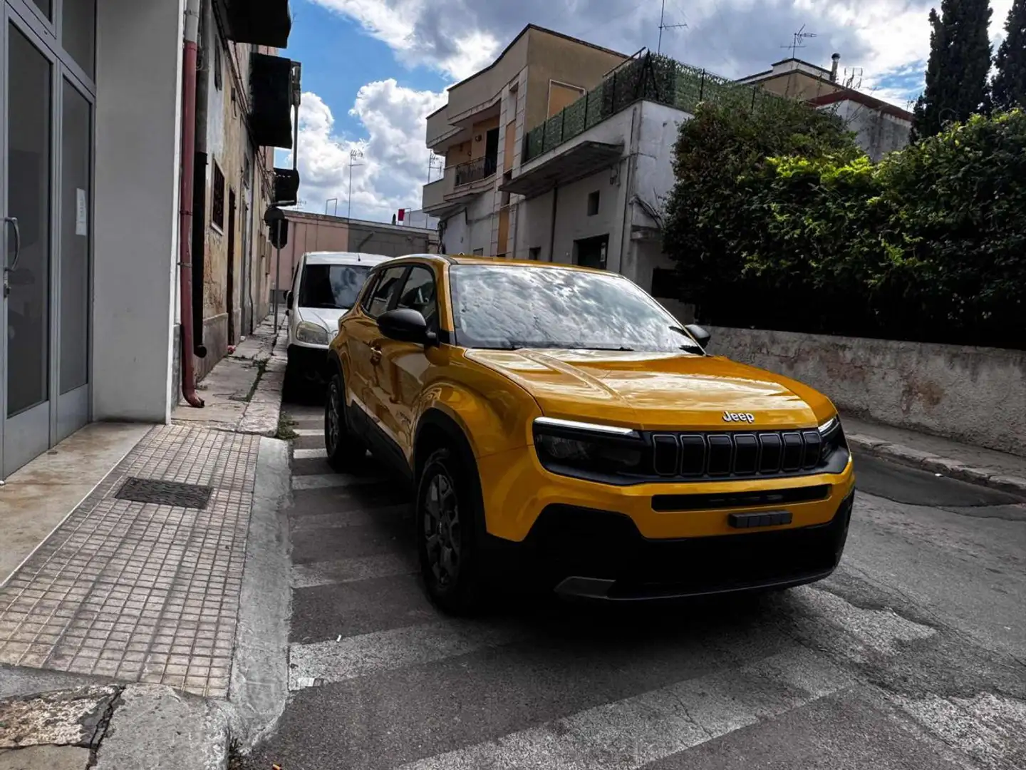 Jeep Avenger 1.2 Turbo 110 CV MHEV Longitude Giallo - 2