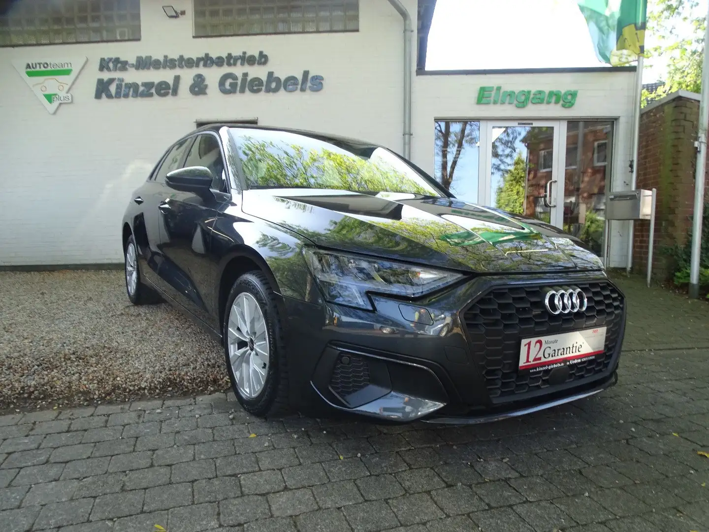 Audi A3 Sportback 40 TFSI e Navi Kamera SHZ Keyless Gris - 1