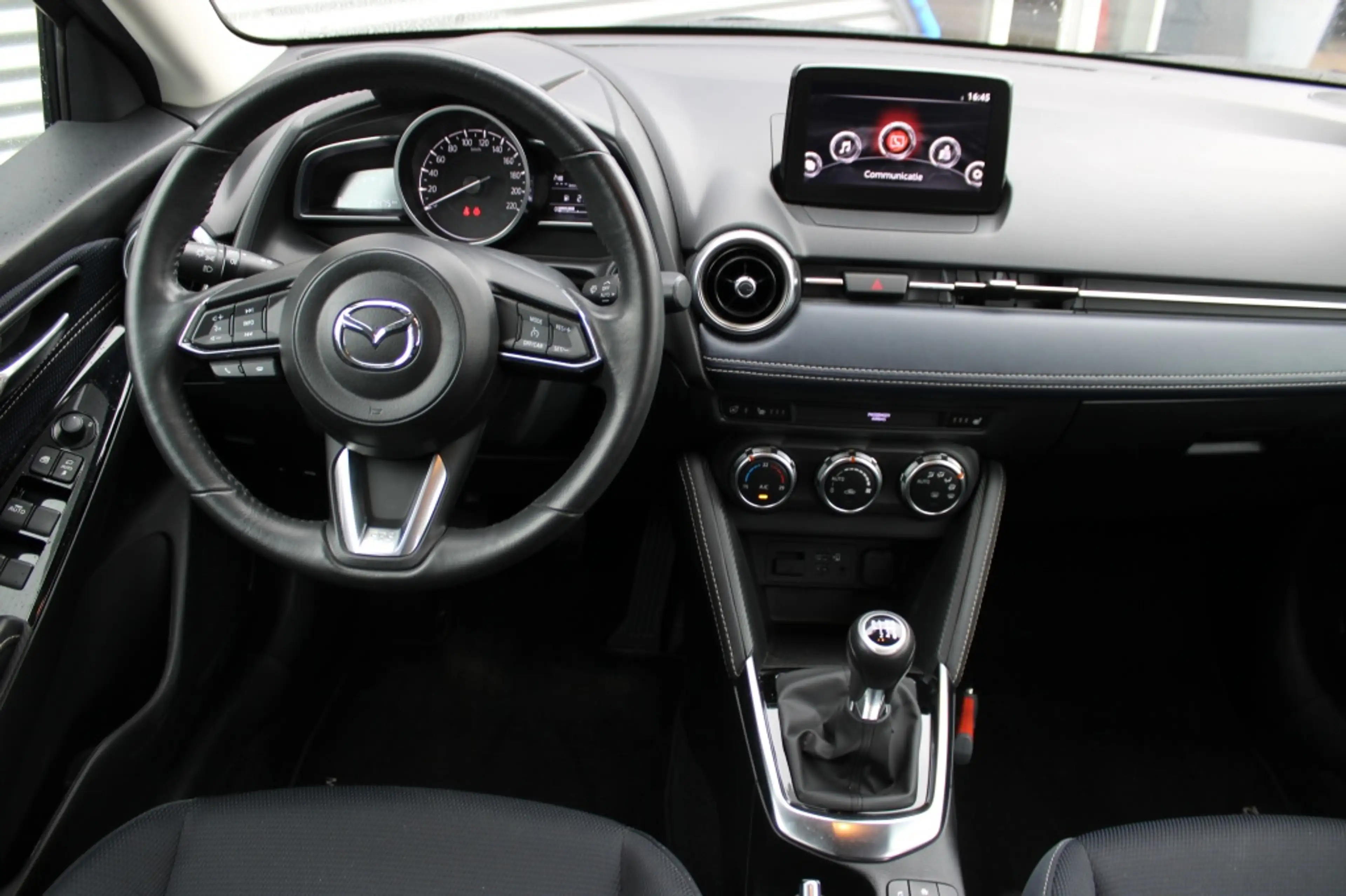 Mazda 2 1.5 Skyact-G Luxury — photo 2