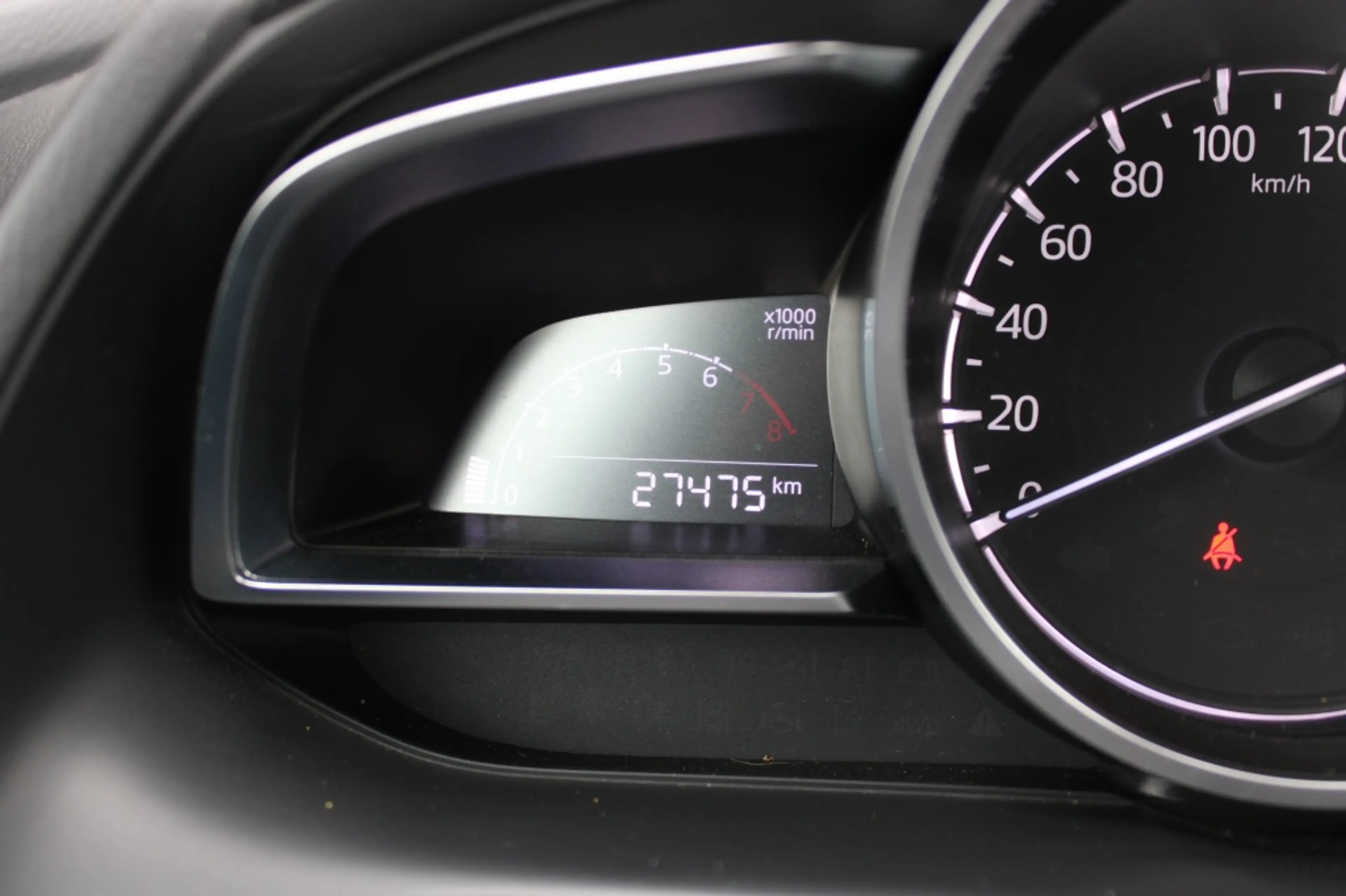 Mazda 2 1.5 Skyact-G Luxury — photo 12