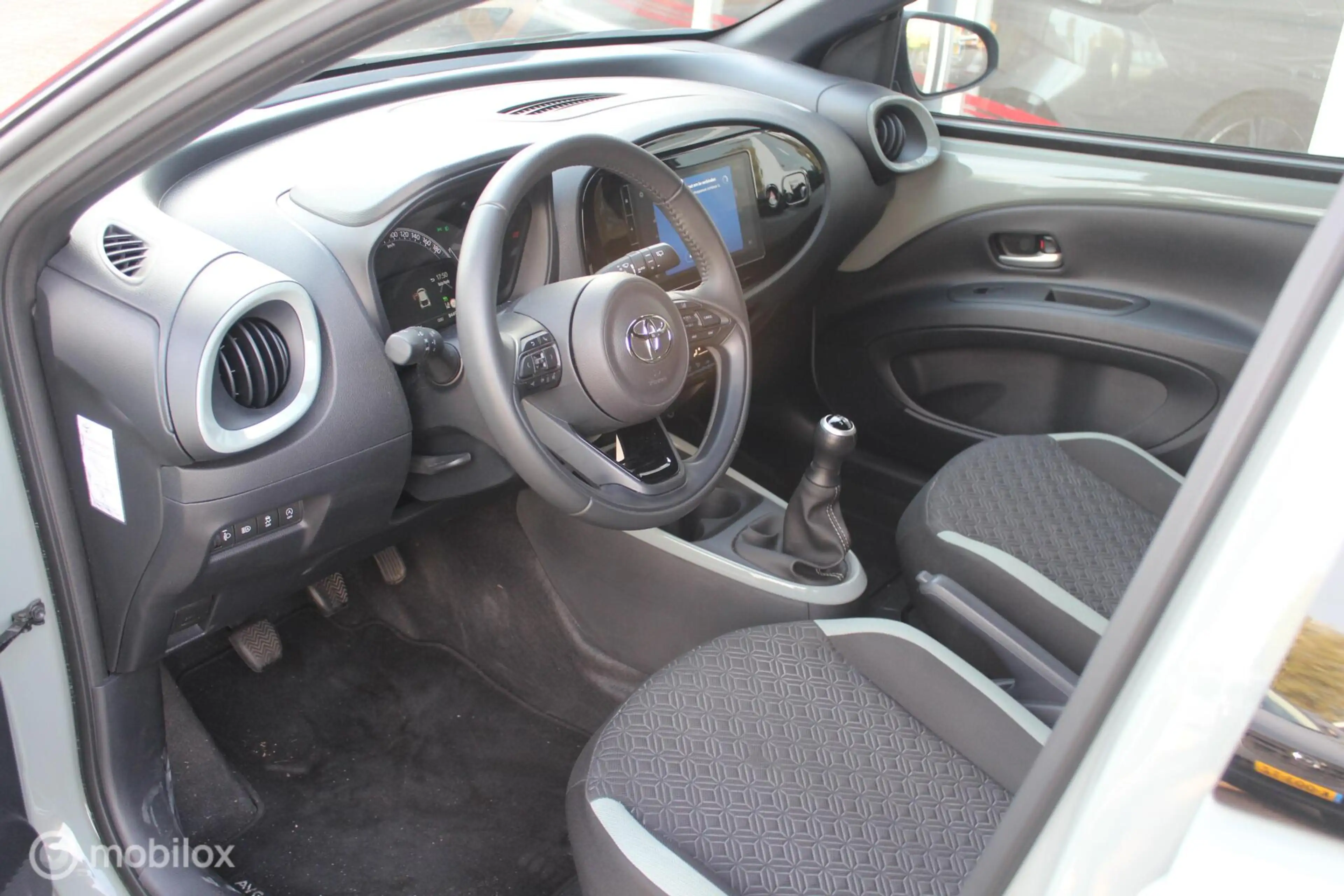 Toyota Aygo X 1.0 VVT-i MT Pulse ECC/Adaptive-Cruise/Camera/17In — photo 10