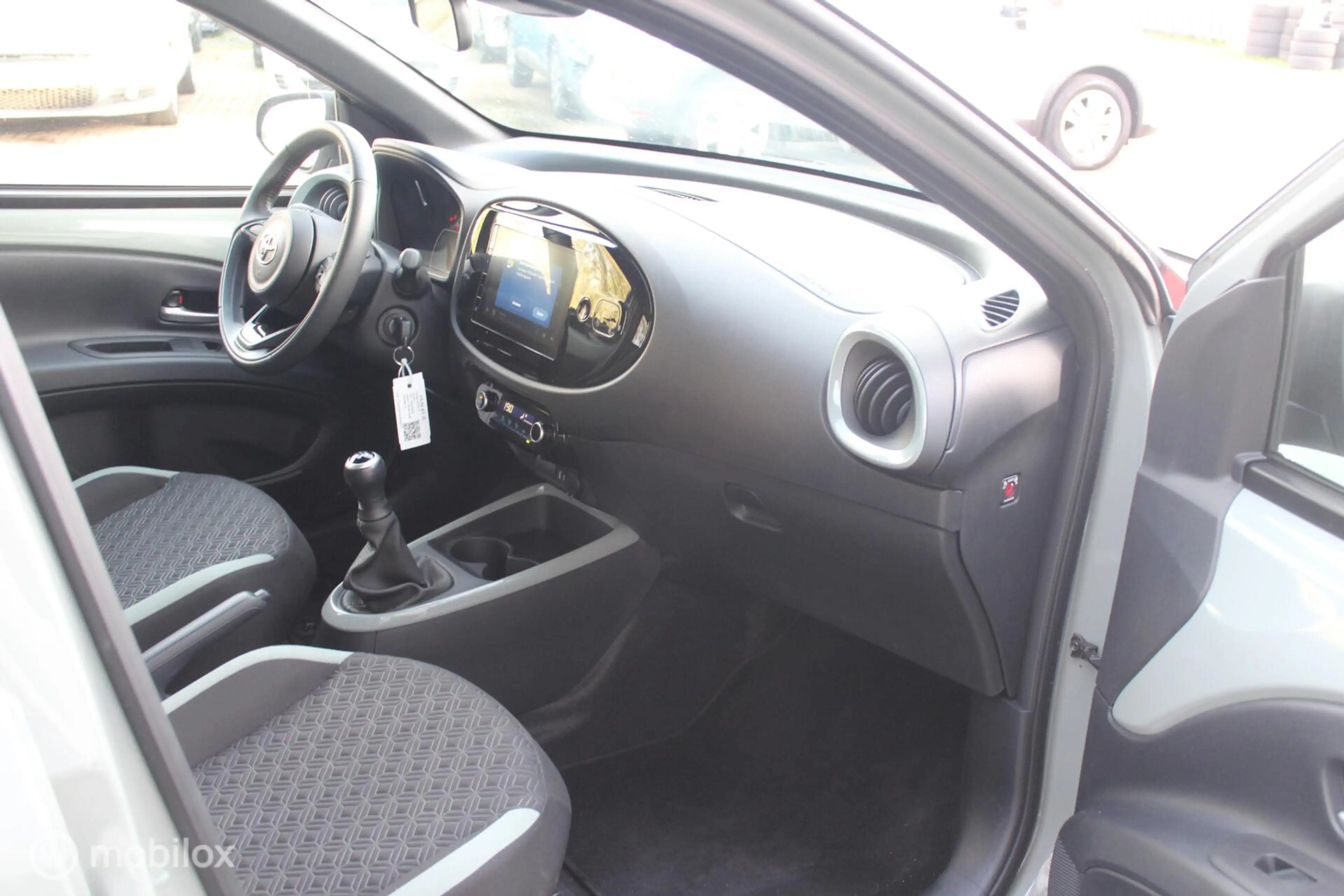 Toyota Aygo X 1.0 VVT-i MT Pulse ECC/Adaptive-Cruise/Camera/17In — photo 13