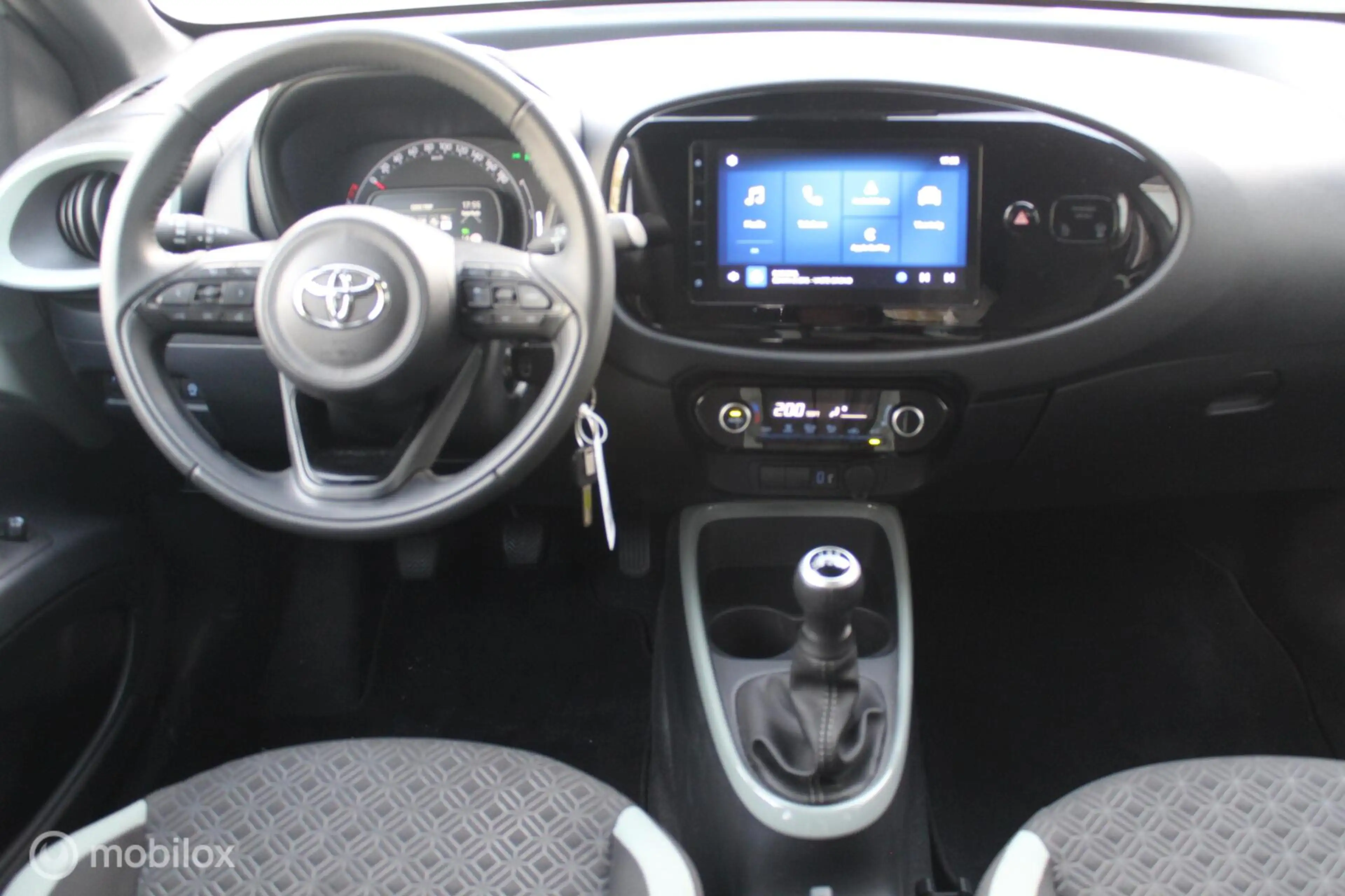 Toyota Aygo X 1.0 VVT-i MT Pulse ECC/Adaptive-Cruise/Camera/17In — photo 11