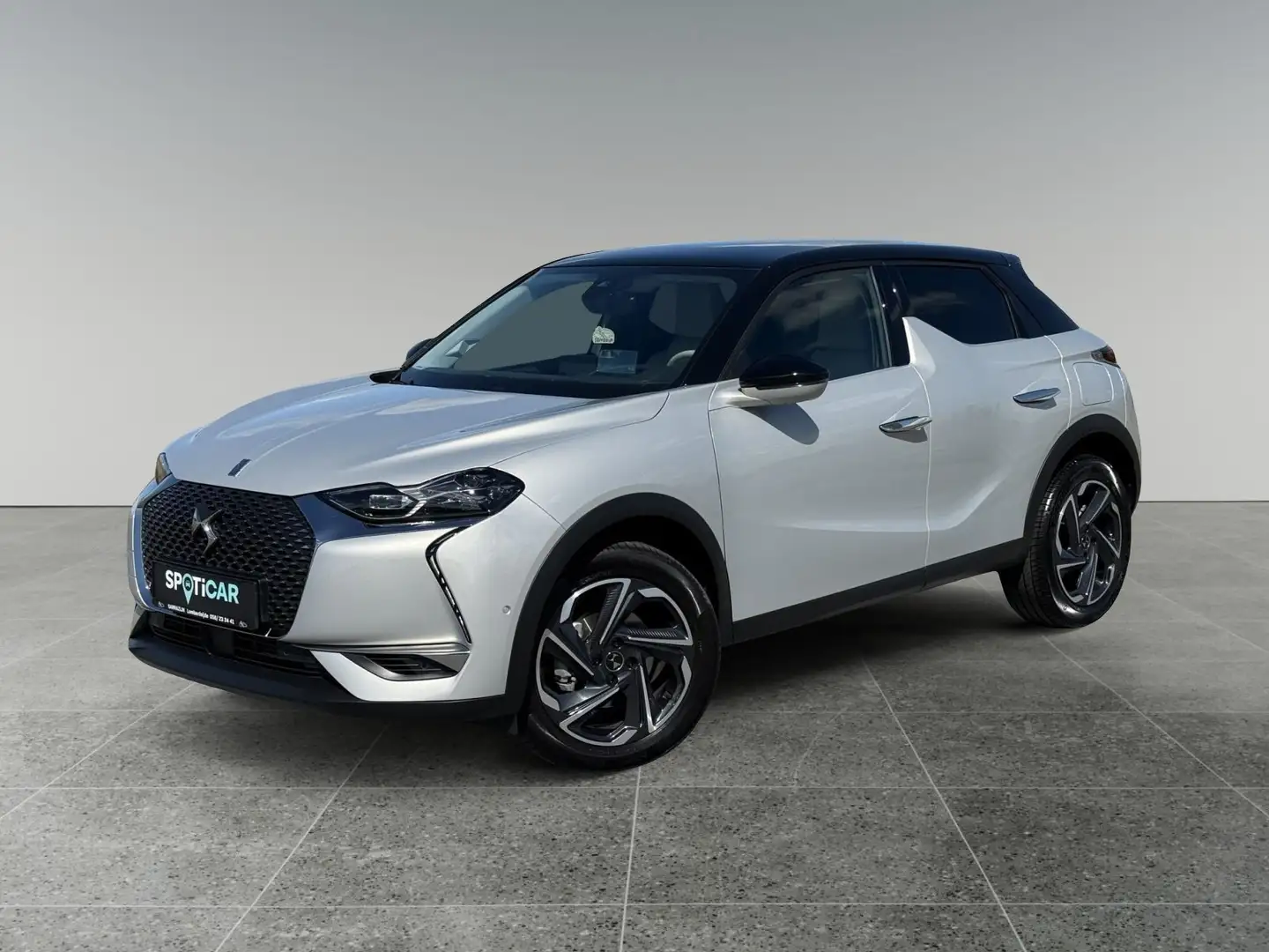 DS Automobiles DS 3 Crossback BlueHDi Grand Chic AUT.Leder+massage,HeadUp,Adapt Grijs - 1