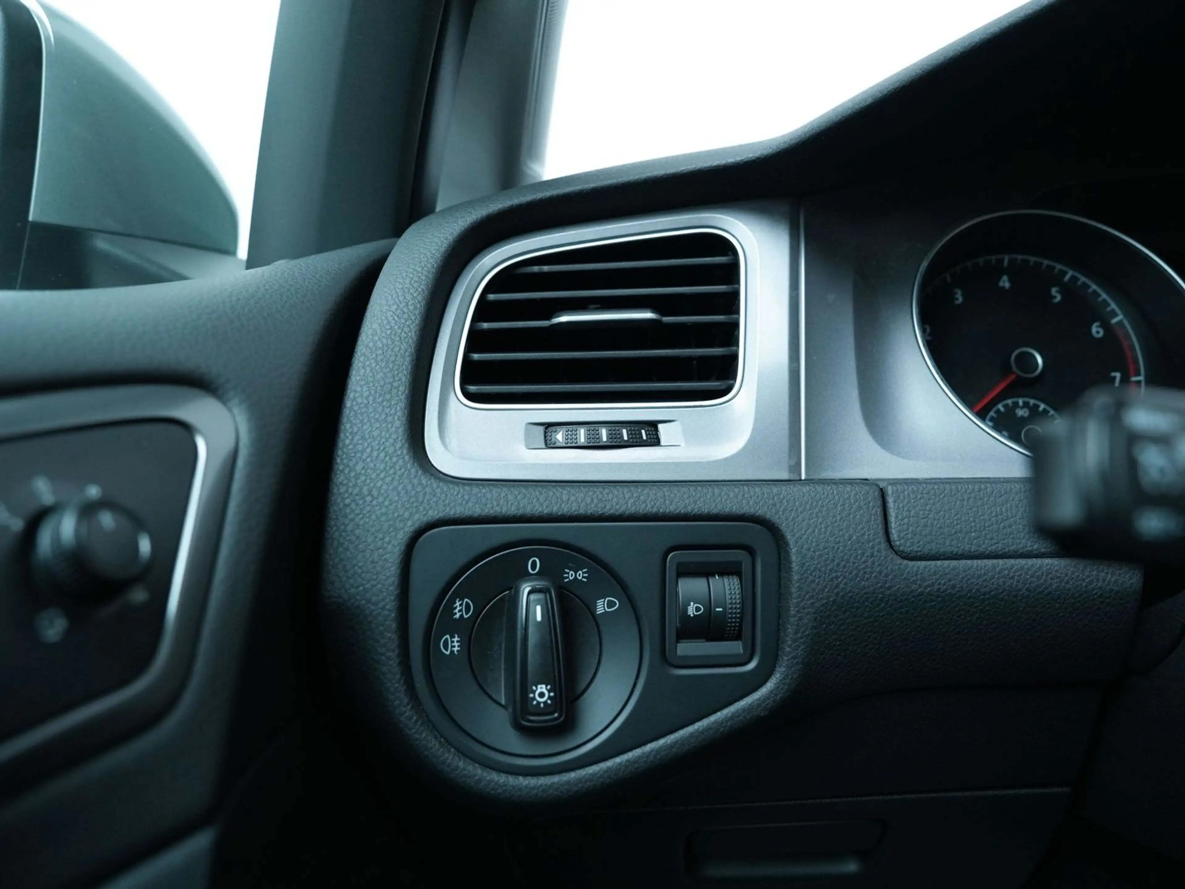 Volkswagen Golf Variant VII — photo 13