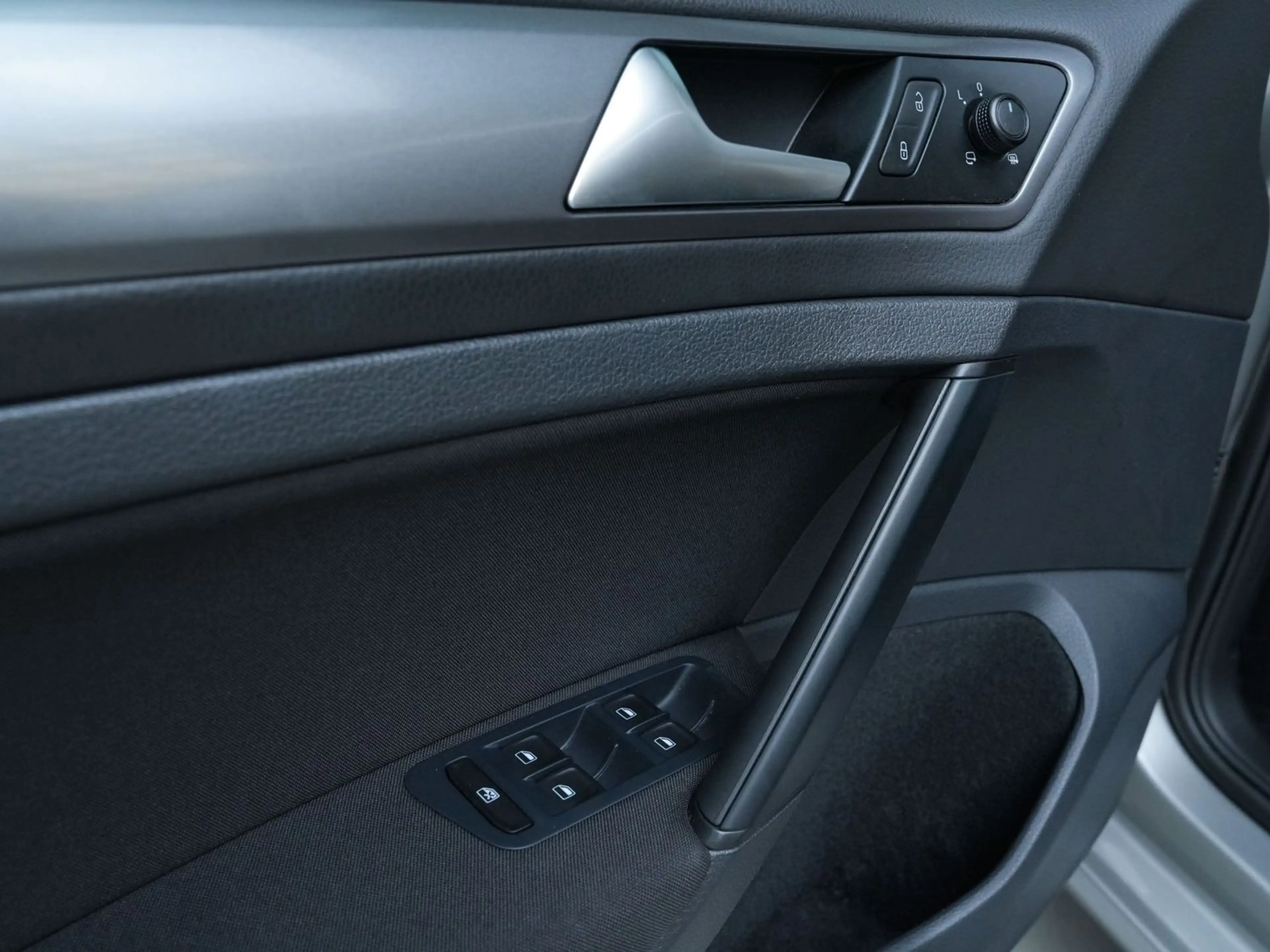 Volkswagen Golf Variant VII — photo 12