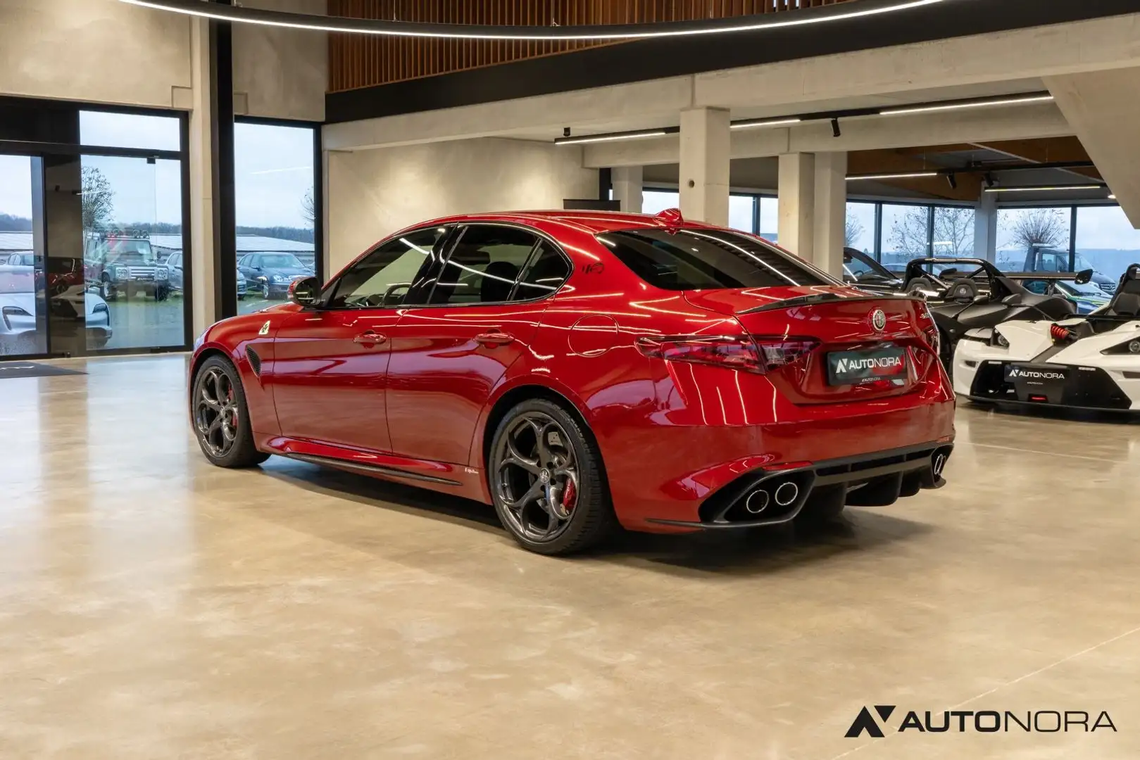Alfa Romeo Giulia Quadrifoglio Navi Keyless Harman Kardon Rot - 2