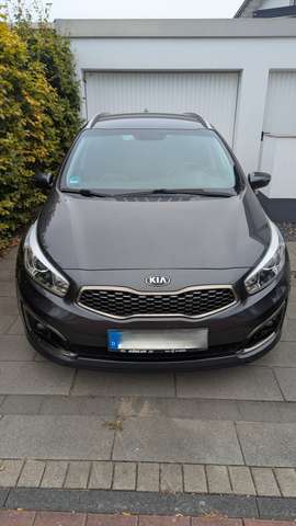 Kia Ceed SW / cee'd SW • Unfallfrei • Scheckheft • 136 PS Diesel
