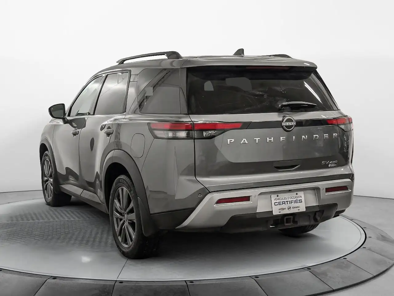 Nissan Pathfinder снимка Nissan Pathfinder