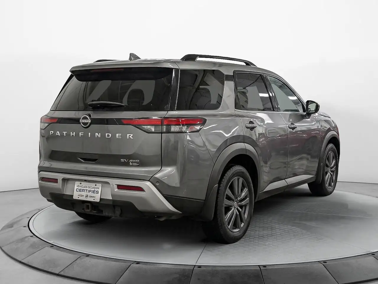 Nissan Pathfinder снимка Nissan Pathfinder