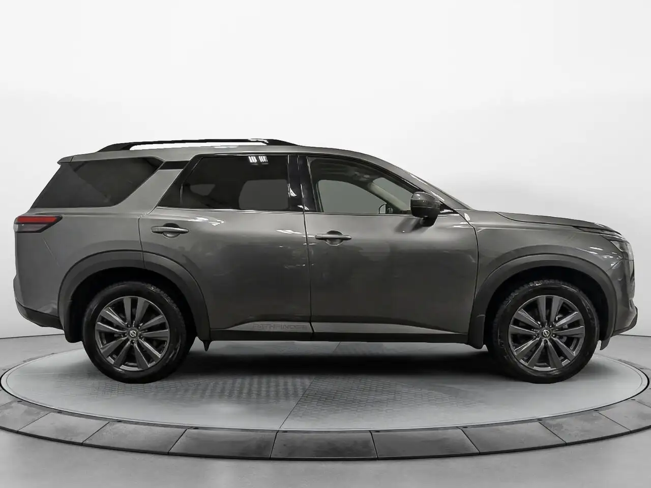 Nissan Pathfinder снимка Nissan Pathfinder