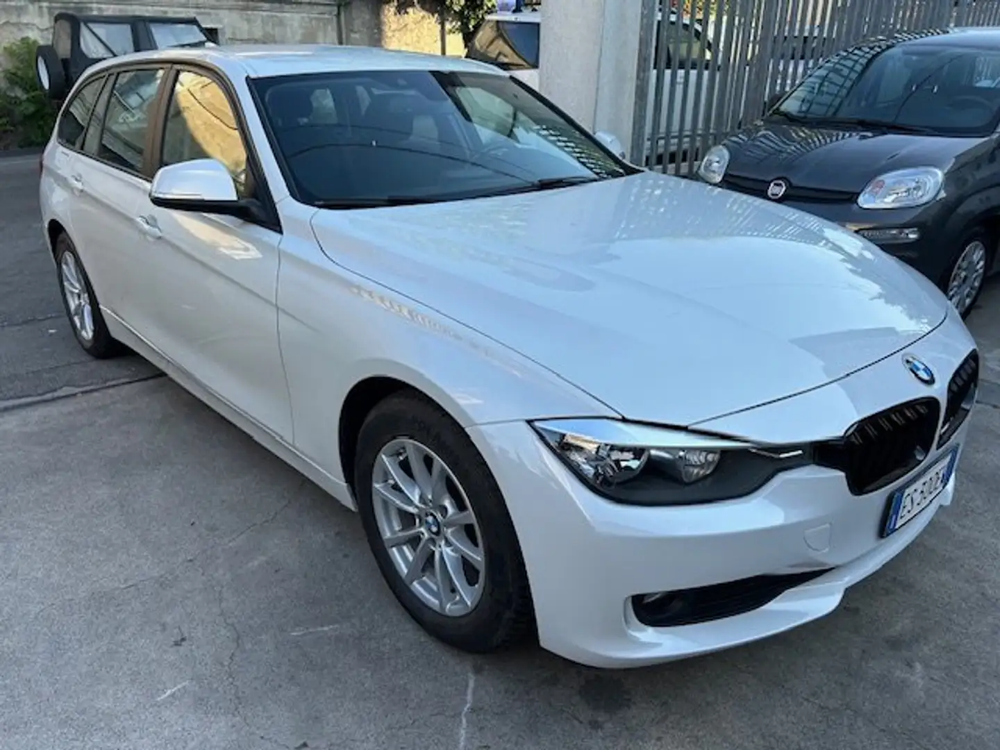 BMW 316 d Touring Business AUTOMATICA PDC Weiß - 1