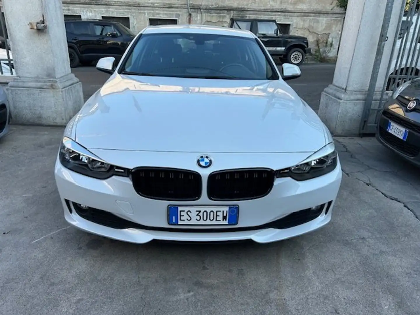BMW 316 d Touring Business AUTOMATICA PDC Weiß - 2