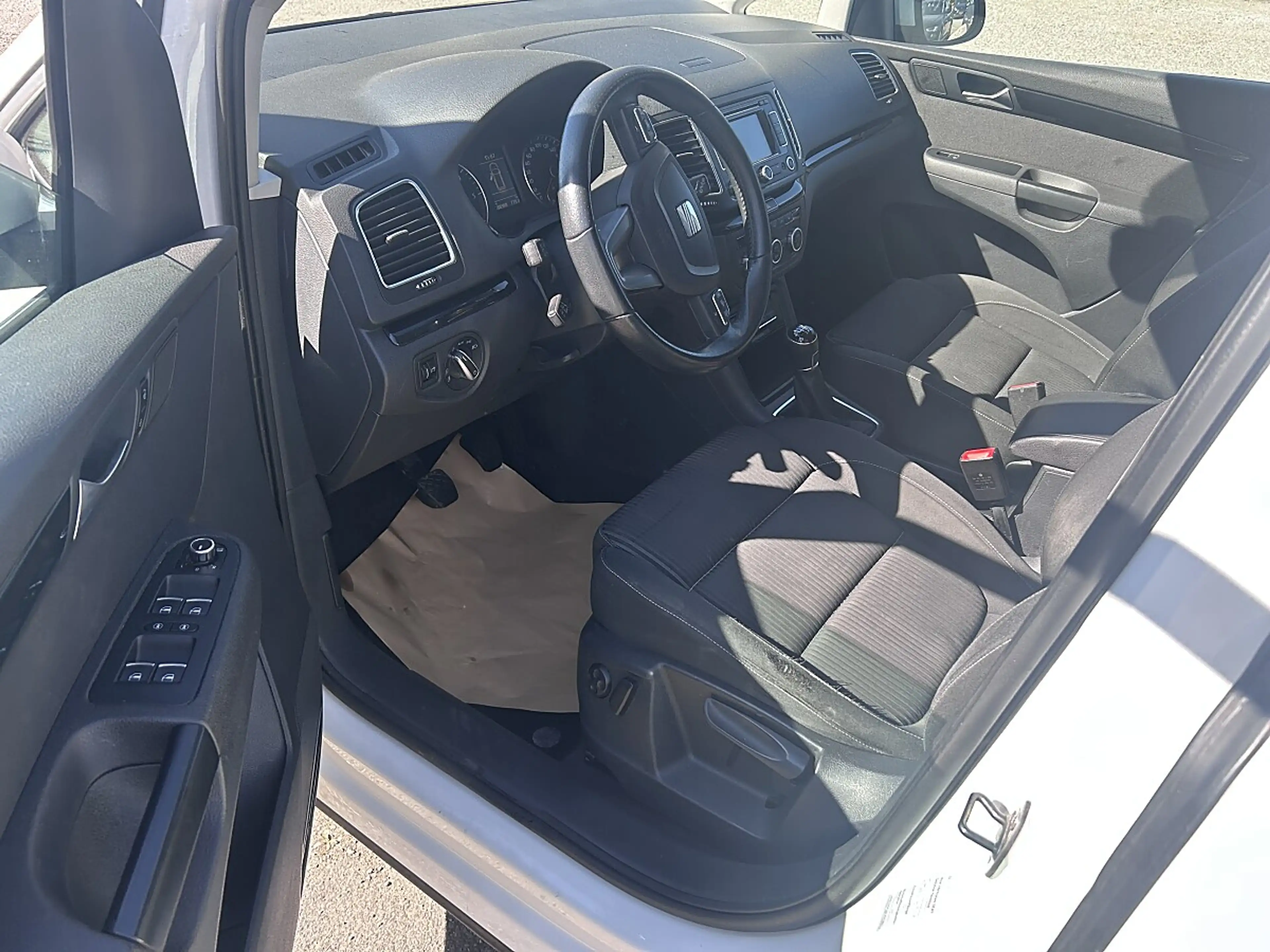 SEAT Alhambra Style 2,0 TDI CR 4WD DPF — photo 9