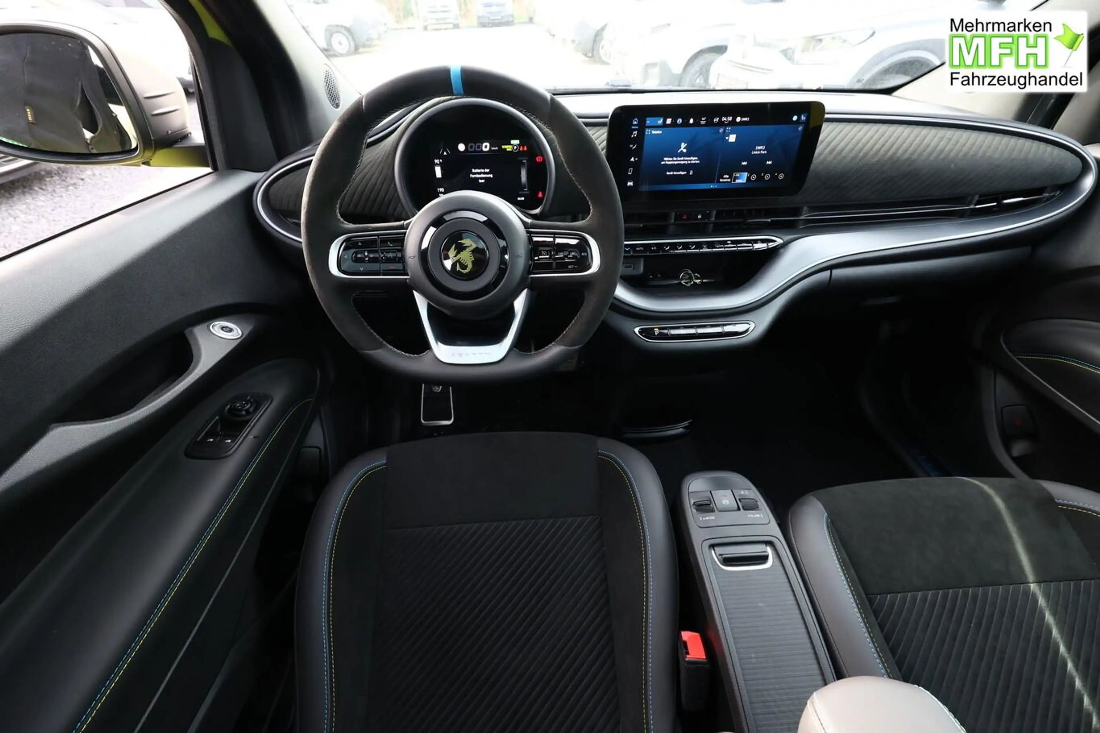 Abarth 500e Turismo 42 kWh LED Pano Nav JBL SHZ Kam PDC 114... — photo 6